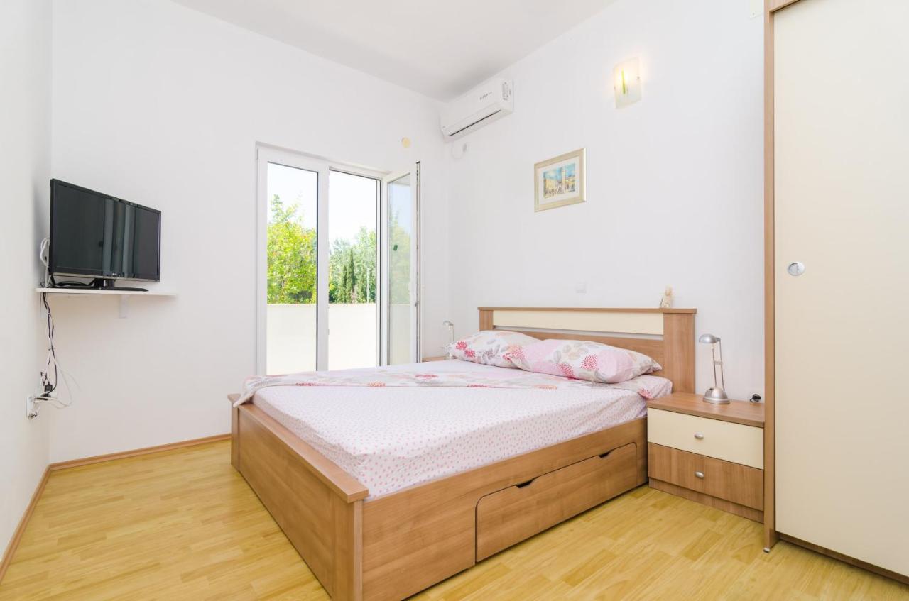 Rooms & Apartments Barisic 믈리니 외부 사진