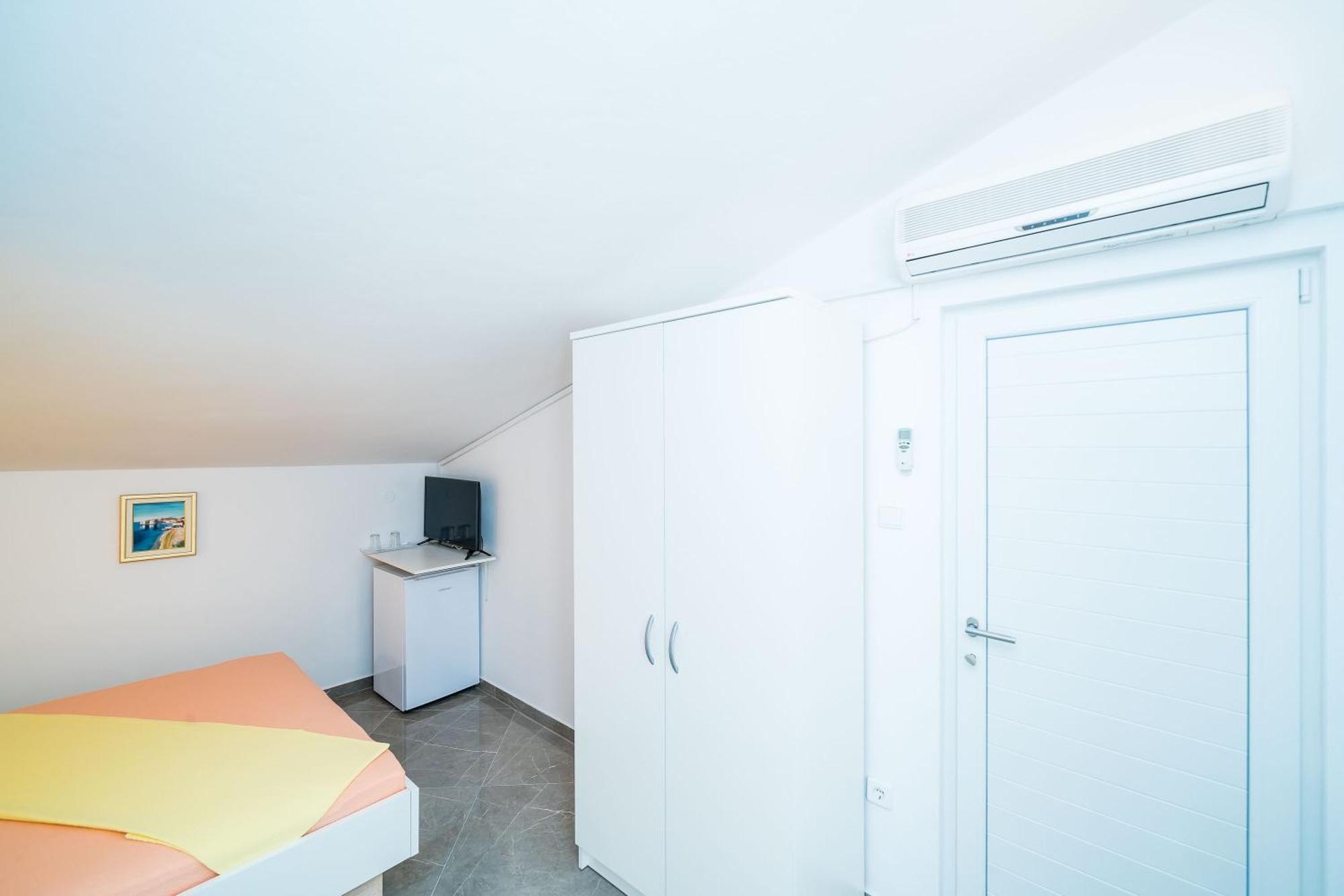 Rooms & Apartments Barisic 믈리니 객실 사진